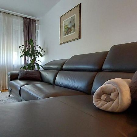 3 Min. Away Apartment โคปริฟนิซา ภายนอก รูปภาพ