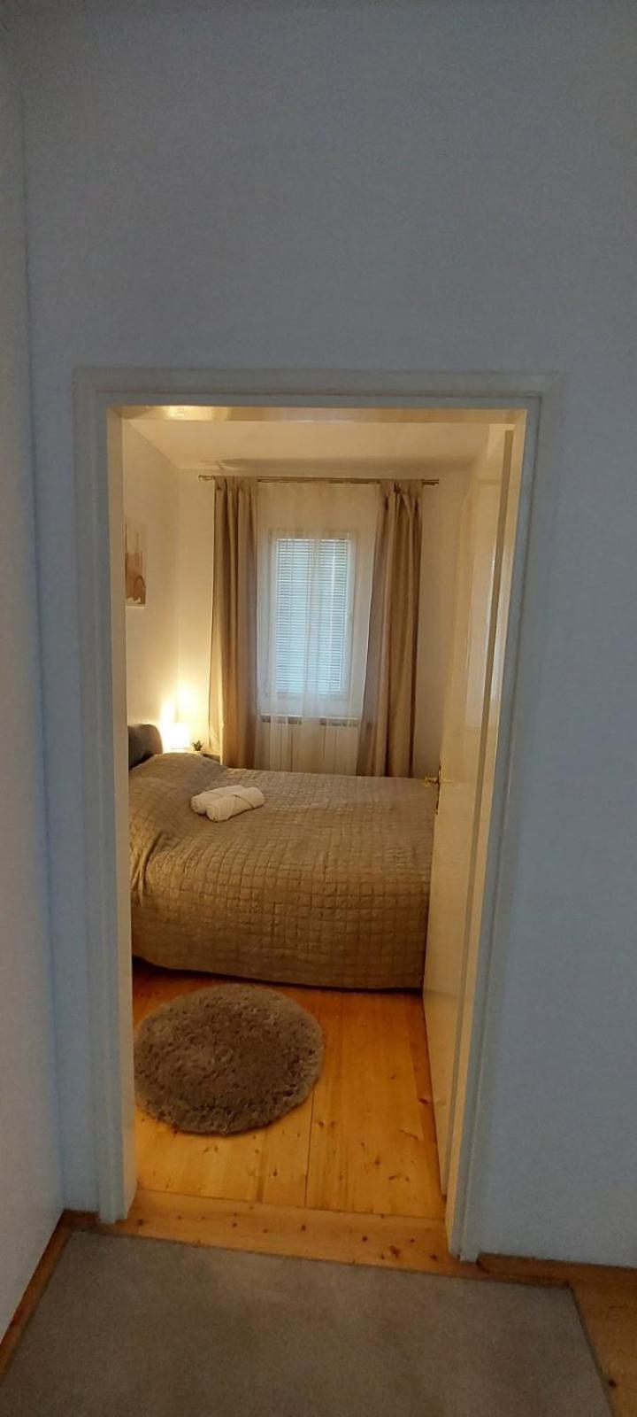 3 Min. Away Apartment โคปริฟนิซา ภายนอก รูปภาพ